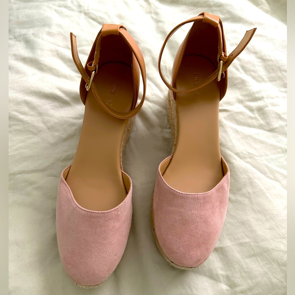 Super cute espadrille sandals. Only worn a few times. In great condition!! - Picture 2 of 3